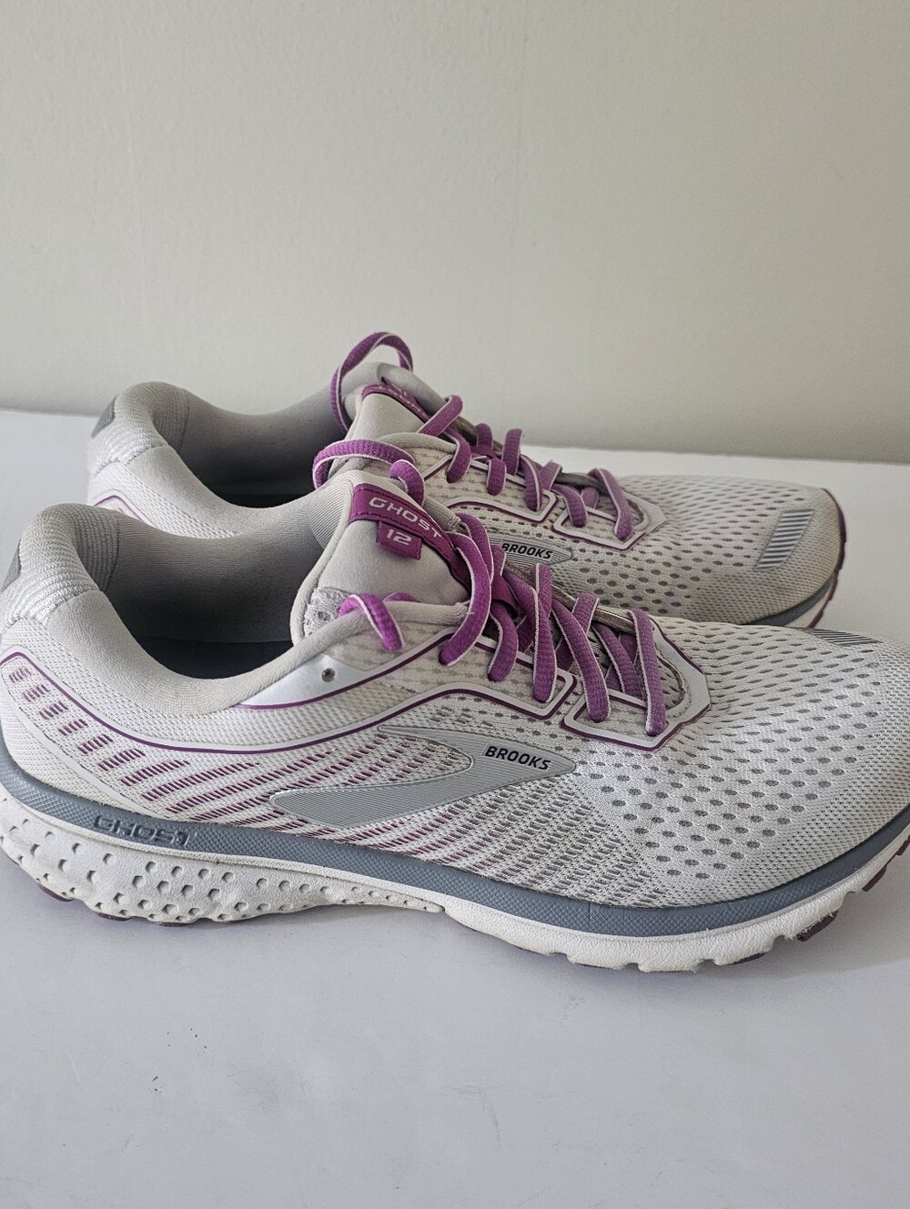 Brooks Ghost 12 White and Purple Women's Athletic Running Shoes Size 9